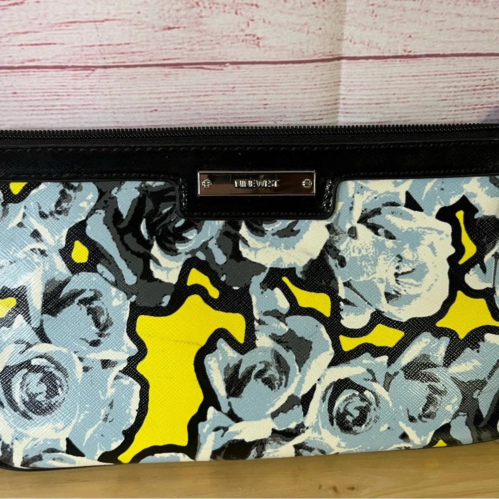 Nine West inside zipper